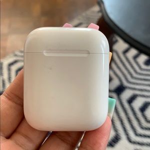 Air pod charging case